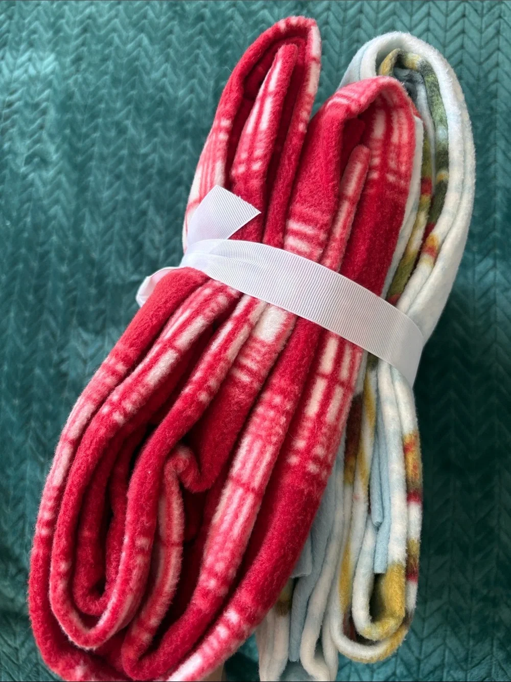 Holiday No Sew Throw Tie blanket kit -